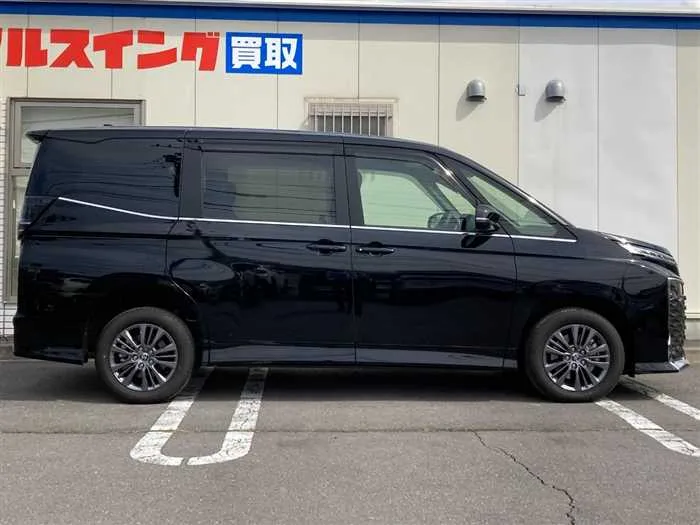 Toyota Voxy 2025 — миниатюра 3