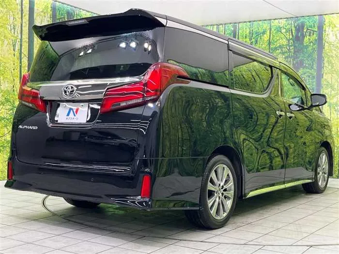 Toyota Alphard 2022 — миниатюра 3