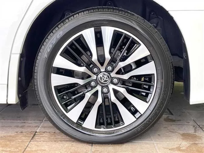 Toyota Alphard 2023 — миниатюра 2