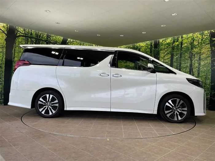 Toyota Alphard 2023 — миниатюра 3