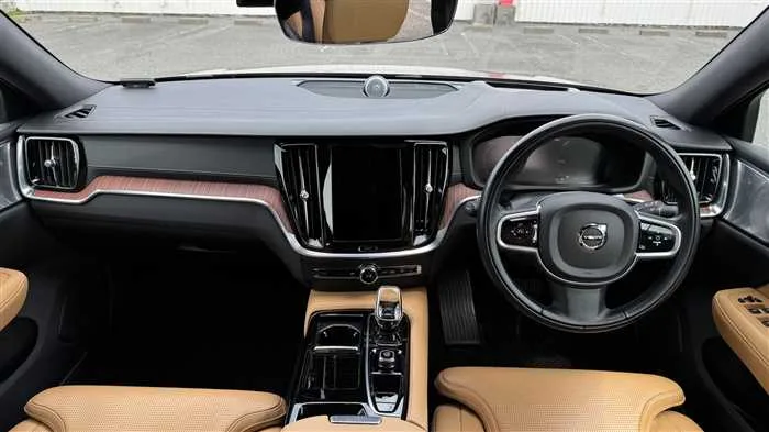 Volvo V60 T6 AWD 2022 — миниатюра 2