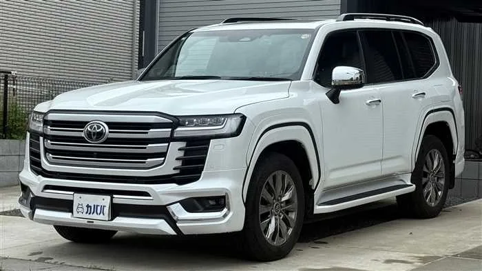 Toyota Land Cruiser ZX 2025 — фото 1, купить с доставкой в Москву