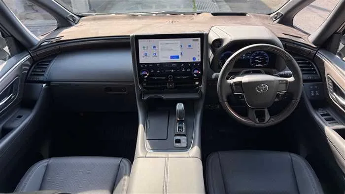 Toyota Alphard E-Four 2026 — миниатюра 2