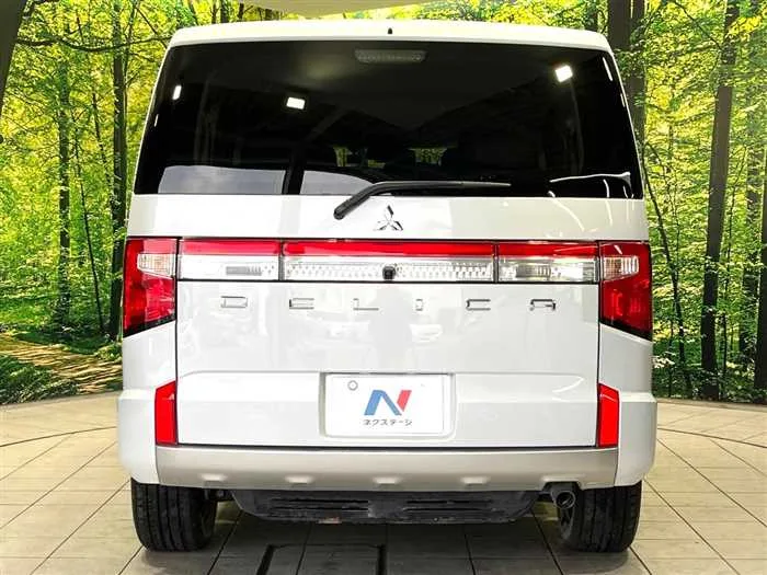 Mitsubishi Delica D:5 2024 — миниатюра 3