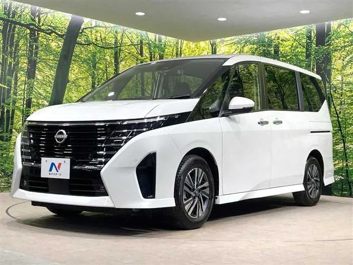 Nissan Serena 2025 — миниатюра 2