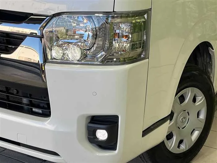 Toyota Hiace Van 2022 — миниатюра 3