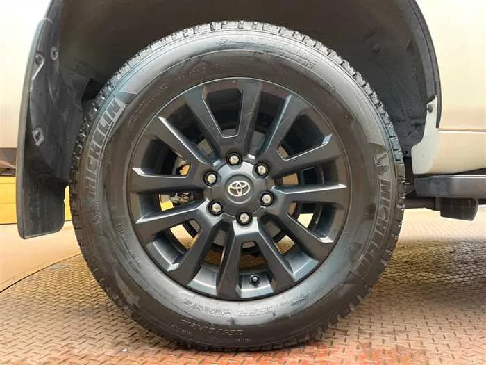 Toyota Land Cruiser Prado 2023 — миниатюра 5