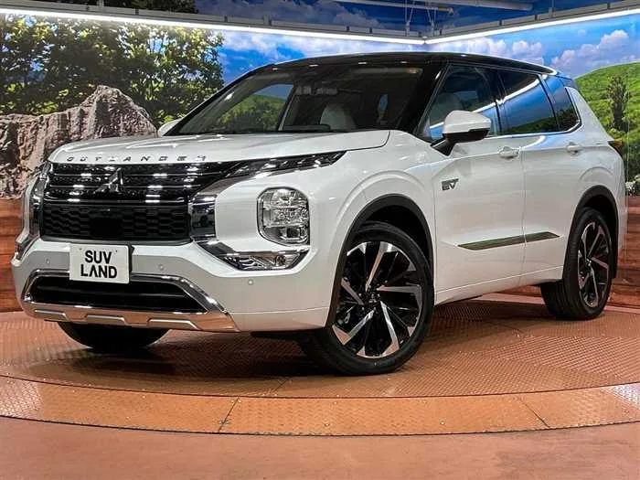 Mitsubishi OUTLANDER PHEV 2022 — фото 1, купить с доставкой в Москву