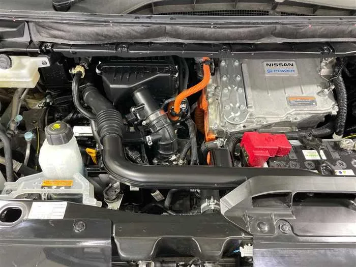 Nissan Serena 2022 — миниатюра 2