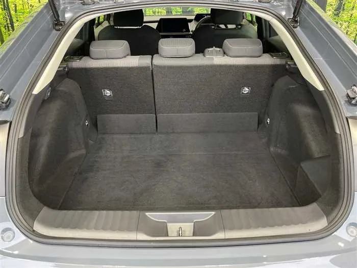 Toyota Prius 2023 — миниатюра 2