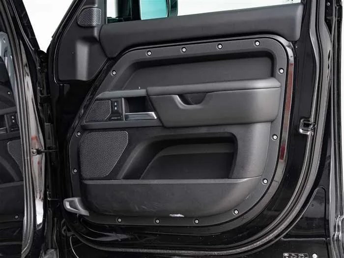 Land Rover Defender 2023 — миниатюра 2