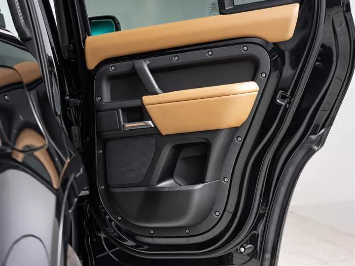 Land Rover Defender 2025 — миниатюра 2