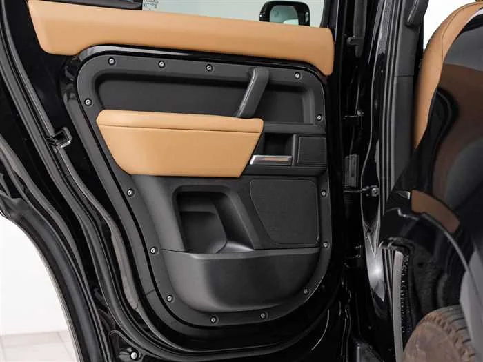 Land Rover Defender 2025 — миниатюра 4