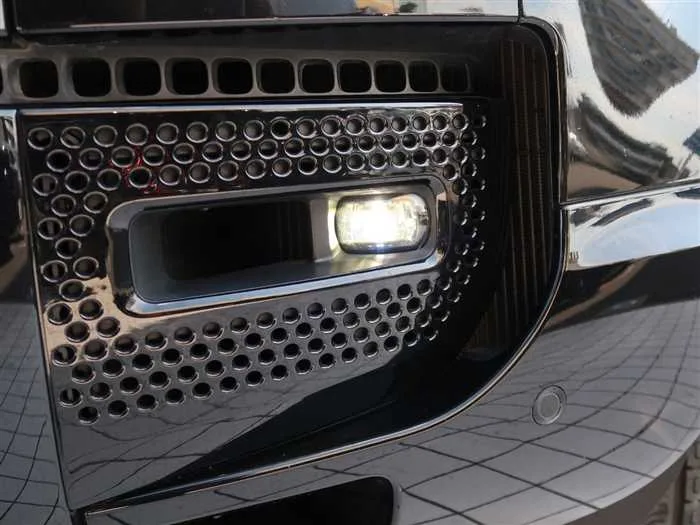 Land Rover Defender 2023 — миниатюра 3