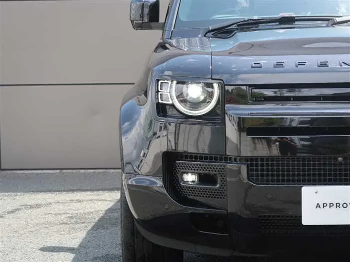 Land Rover Defender 2023 — миниатюра 3