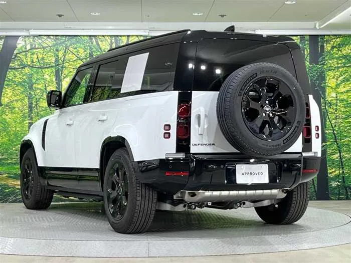 Land Rover Defender 2025 — миниатюра 5