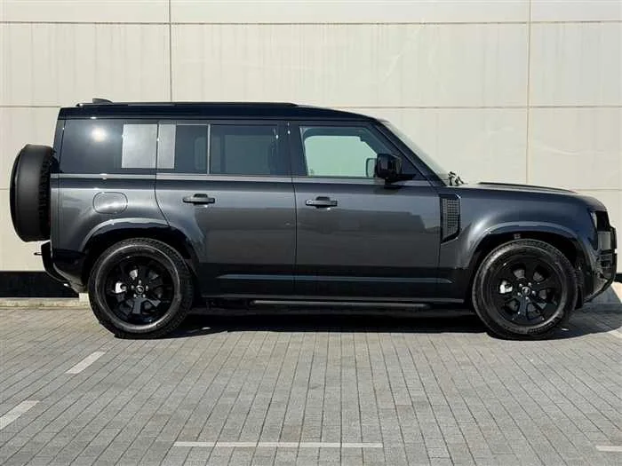 Land Rover Defender 2025 — миниатюра 5