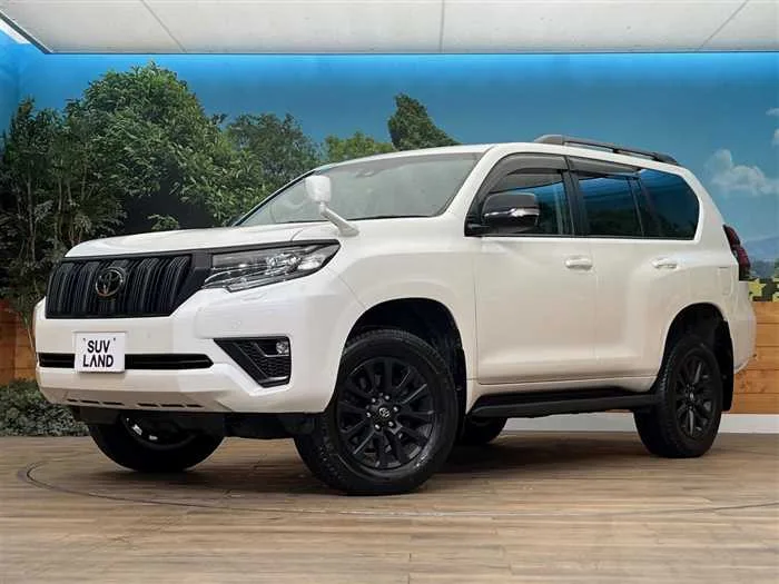 Toyota Land Cruiser Prado 2024 — фото 1, купить с доставкой в Москву