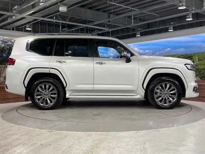 Toyota Land Cruiser 2023 — миниатюра 3