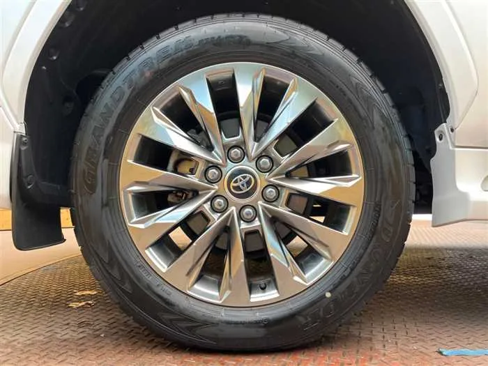 Toyota Land Cruiser 2023 — миниатюра 3