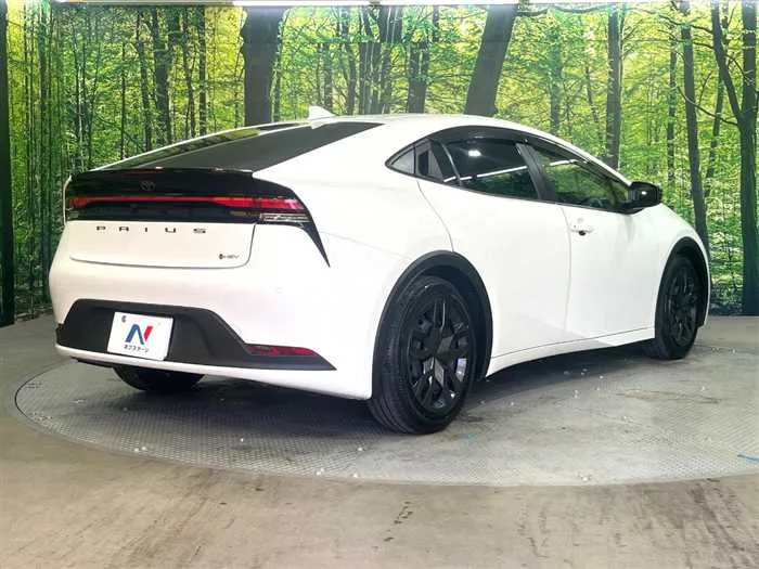 Toyota Prius 2023 — миниатюра 3
