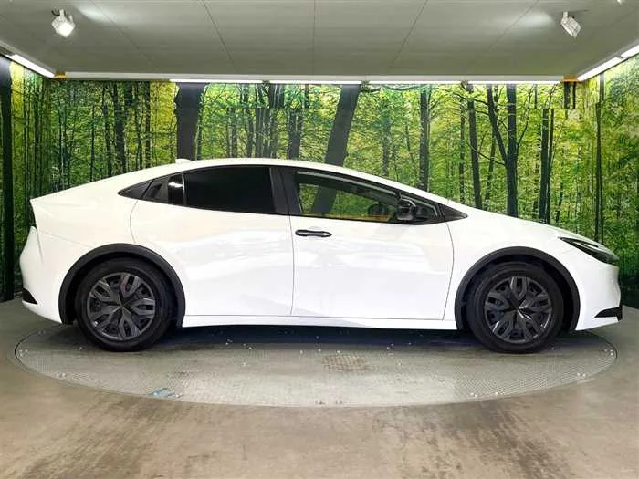 Toyota Prius 2023 — миниатюра 3