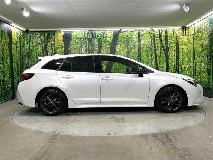 Toyota Corolla Sedan 2024 — миниатюра 5