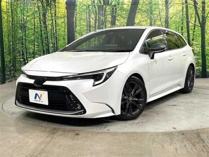 Toyota Corolla Sedan 2024 — фото 1, купить с доставкой в Москву