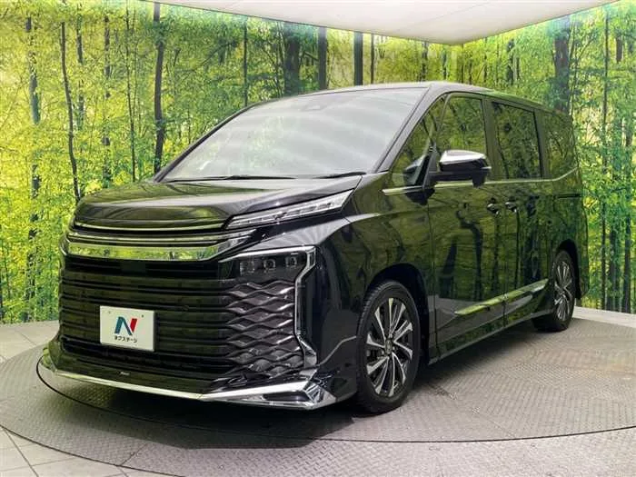 Toyota Voxy 2022 — миниатюра 3