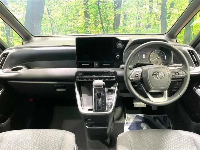 Toyota Noah 2025 — миниатюра 2
