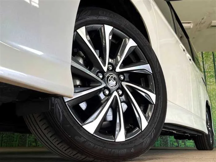 Toyota Voxy 2024 — миниатюра 5
