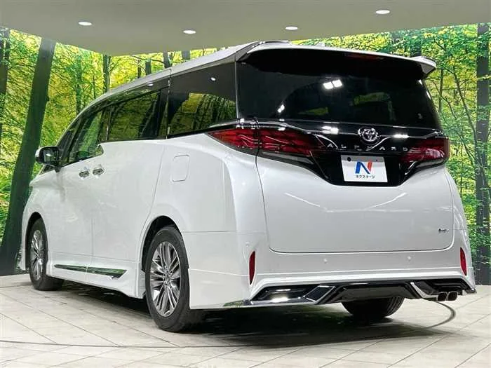 Toyota Alphard Hybrid 2023 — миниатюра 3