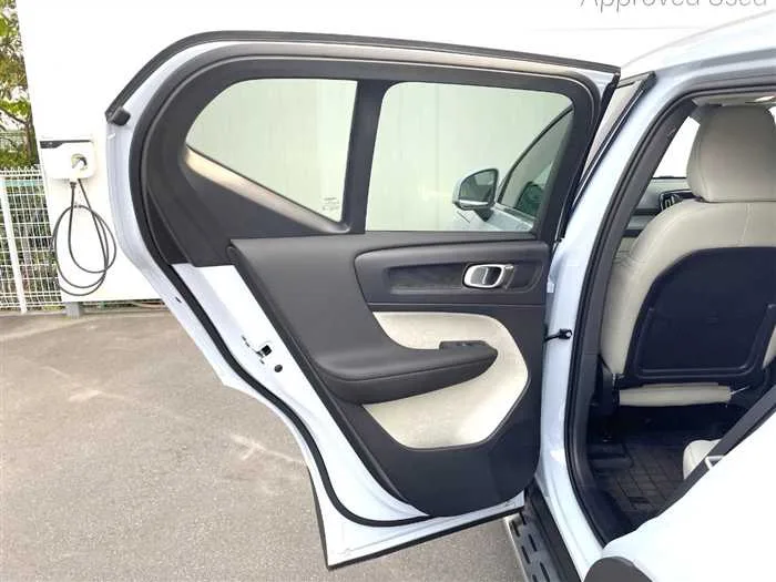 Volvo XC40 2025 — миниатюра 3