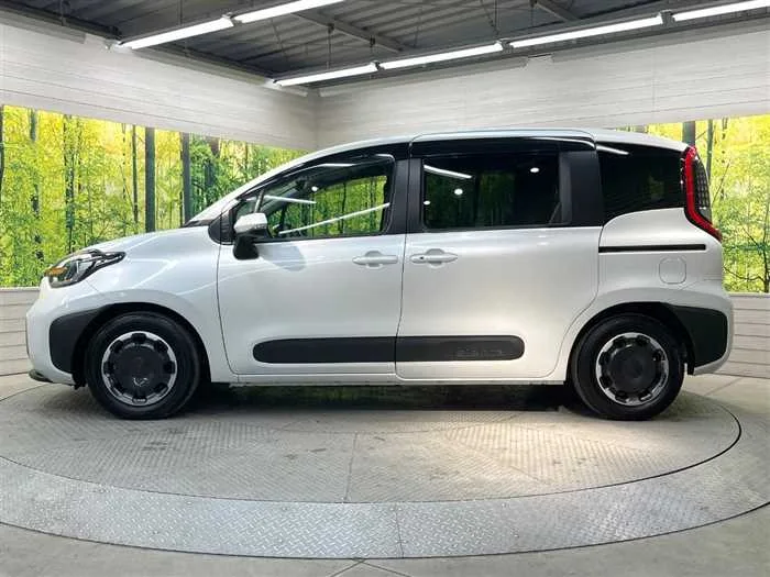 Toyota Sienta 2024 — миниатюра 3