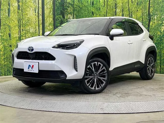 Toyota Yaris Cross 2022 — фото 1, купить с доставкой в Москву