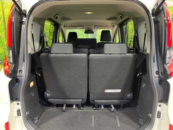 Toyota Sienta 2023 — миниатюра 2