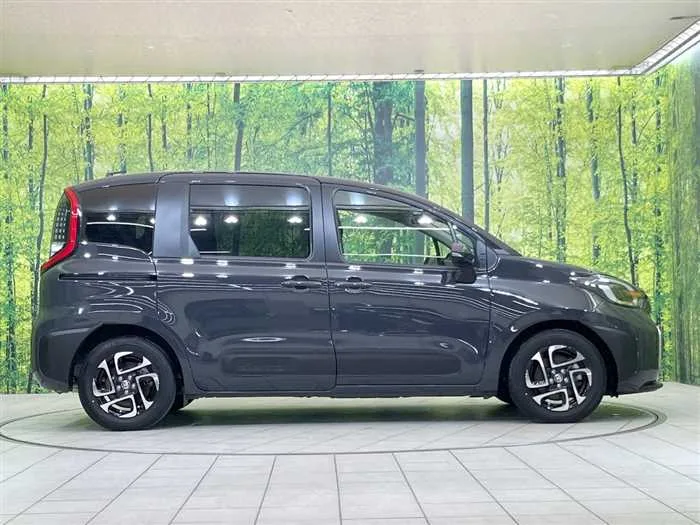 Toyota Sienta 2025 — миниатюра 5