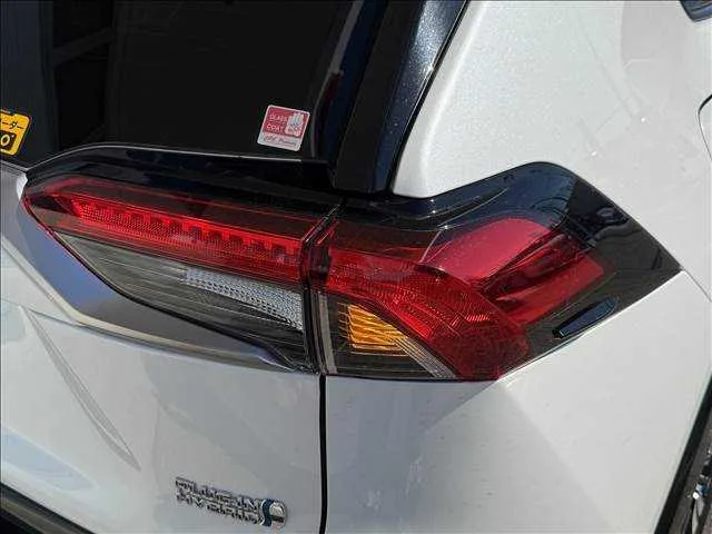 Toyota RAV4 2022 — миниатюра 2