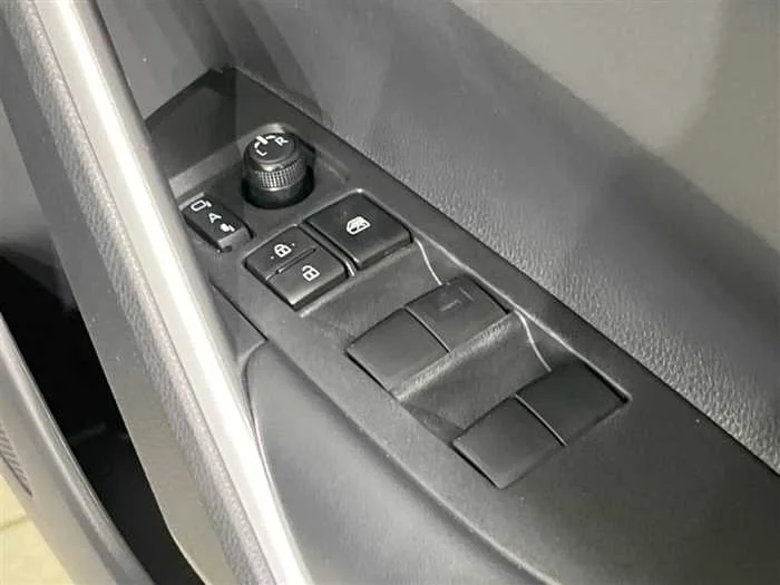 Toyota CorollaCross 2022 — миниатюра 2