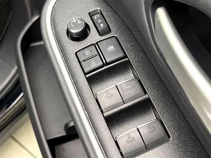 Toyota Noah 2022 — миниатюра 3