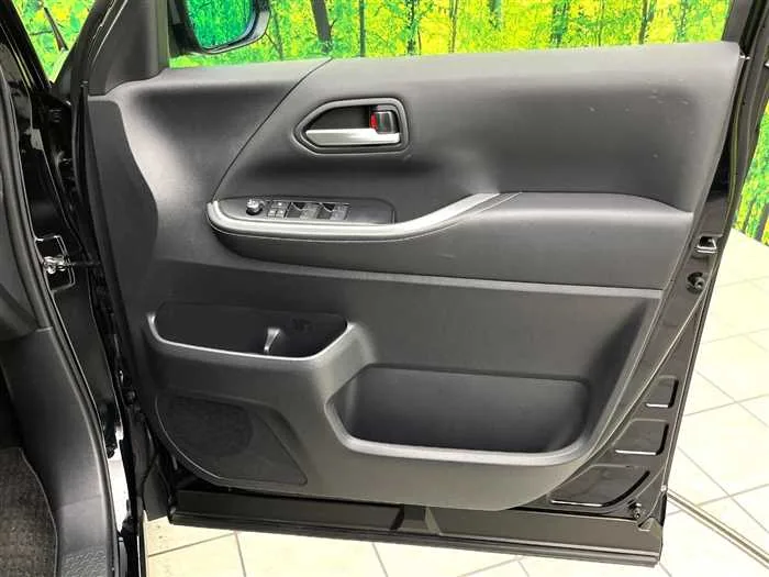 Toyota Noah 2022 — миниатюра 5