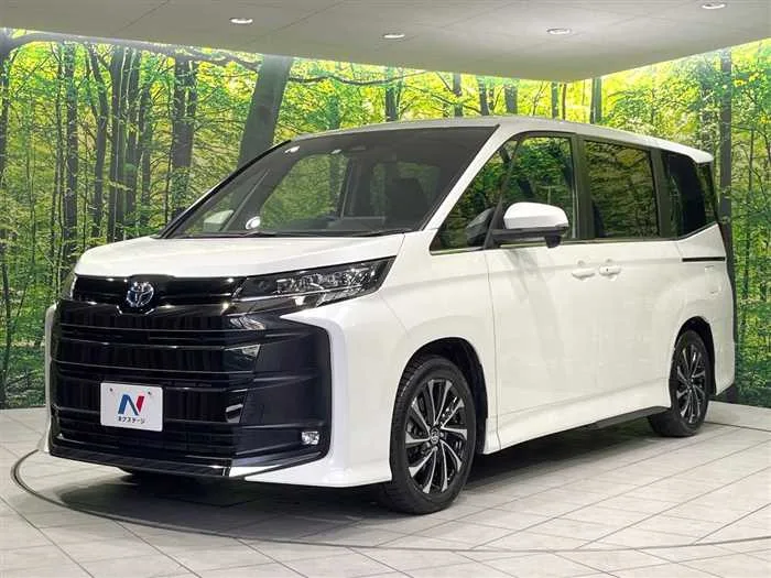 Toyota Noah 2023 — миниатюра 2