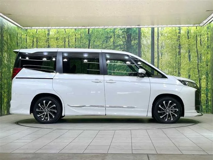 Toyota Noah 2025 — миниатюра 3
