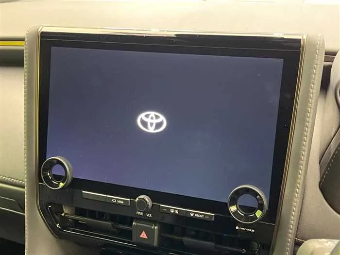 Toyota Alphard Hybrid 2023 — миниатюра 3
