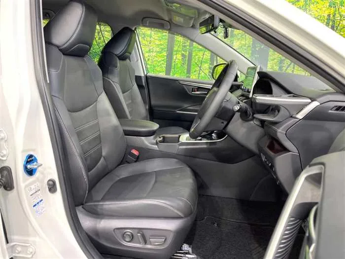 Toyota RAV4 2022 — миниатюра 3