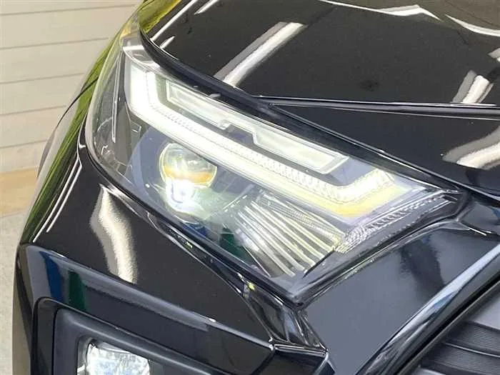 Toyota RAV4 2023 — миниатюра 3
