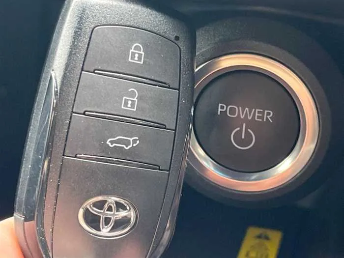 Toyota Harrier Hybrid 2024 — миниатюра 2