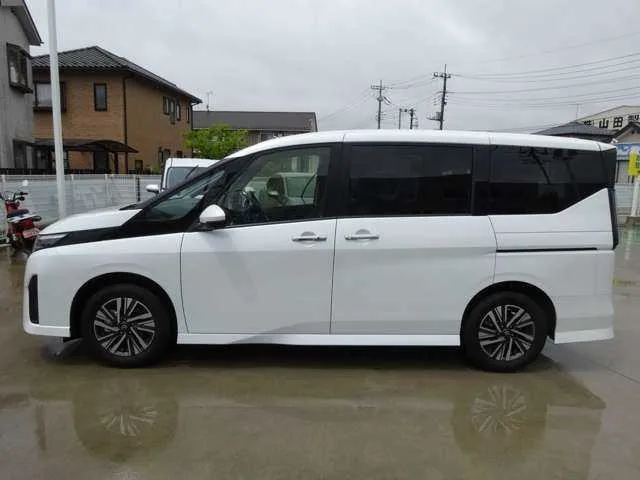 Nissan Serena 2.0 HighwayStarV VSelection 2025 — миниатюра 5