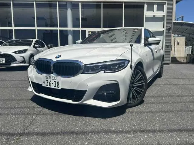 BMW 3 Series 318i MSport 2022 — фото 1, купить с доставкой в Москву