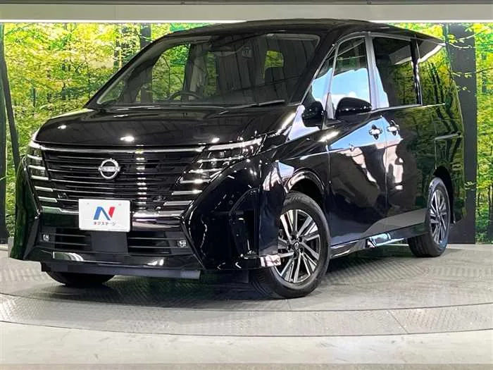 Nissan Serena 2023 — фото 1, купить с доставкой в Москву